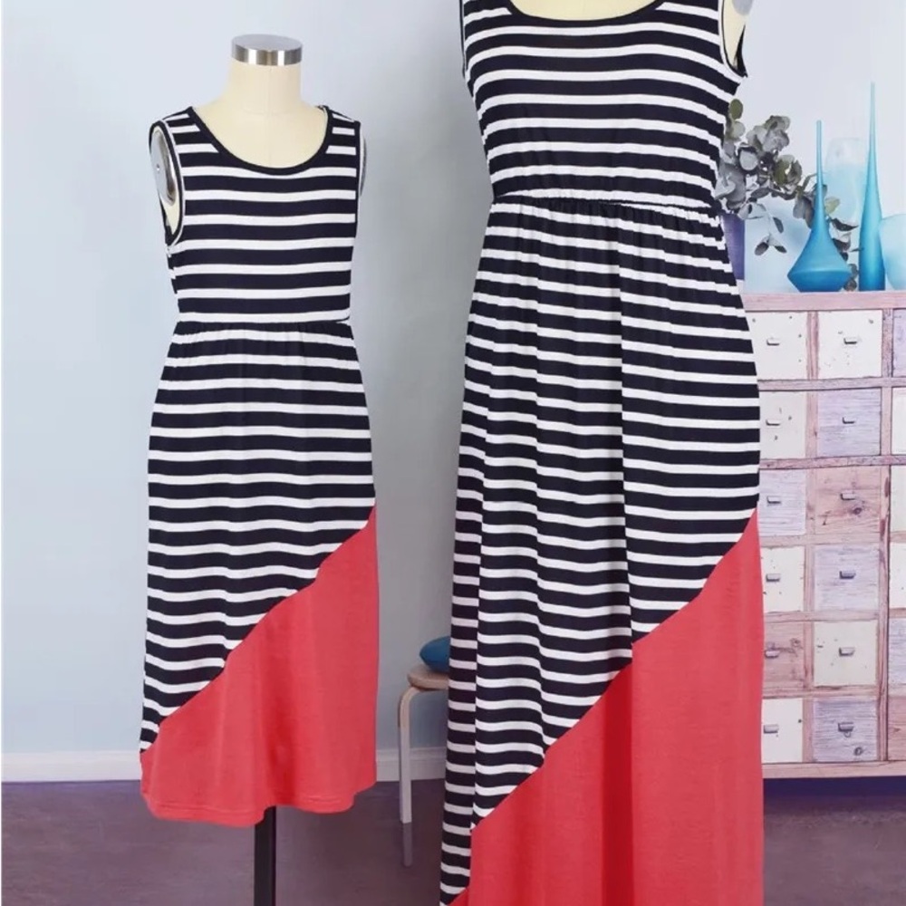 Bundle of 2 Mommy And Me Dresses used girls sz 12 mom sz L used good condition